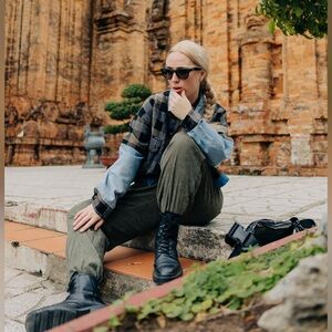 Meet your Posher, Valaria